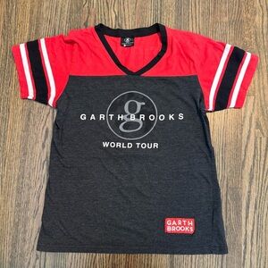 Garth Brooks Women’s World Tour Jersey #7 V-Neck T-Shirt  Size Large
